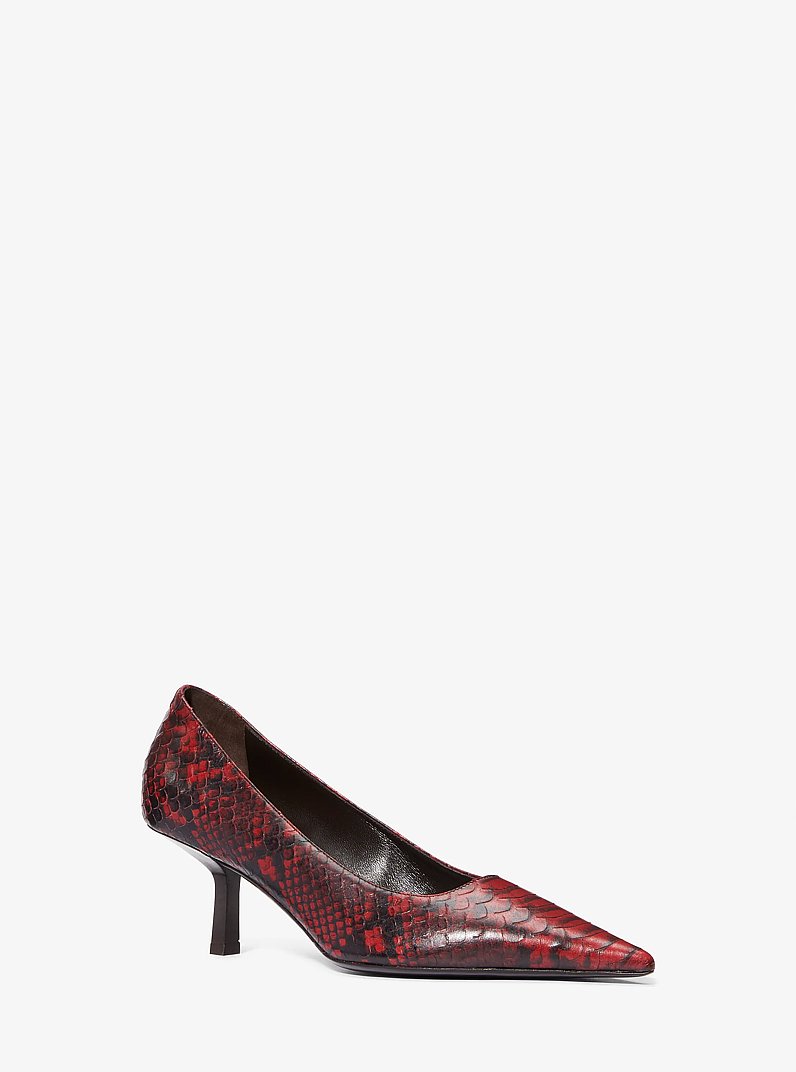 Zapato de sal&oacute;n Frankie de piel con motivo de pit&oacute;n en relieve in MERLOT | Michael Kors