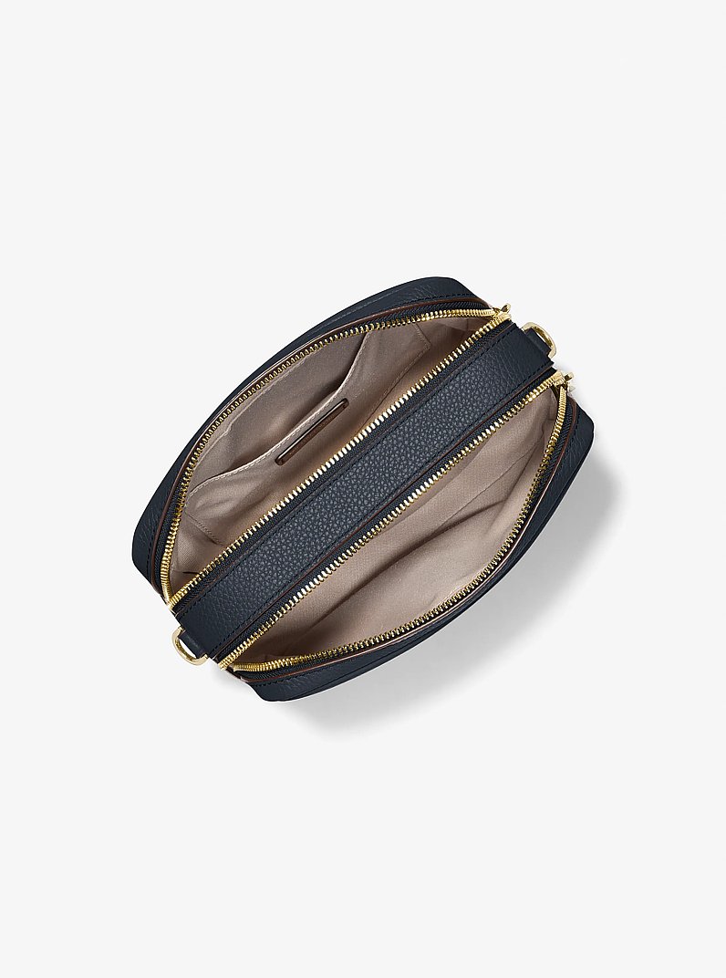 Bandolera para c&aacute;mara Bryant mediana de piel granulada in MEDIANOCHE | Michael Kors