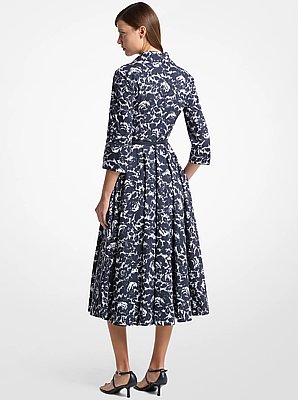 Vestido camisero de manga tres cuartos con cintur&oacute;n de popelina de algod&oacute;n con estampado floral chin&eacute; gr&aacute;fico