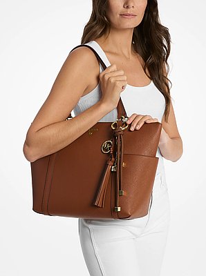 Ciondolo da borsa in tonalit&agrave; oro con cordoncino