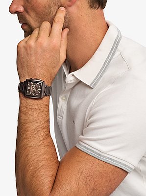 Reloj Rhys oversize en tono marr&oacute;n