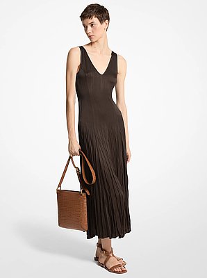 Vestido de sat&eacute;n charmeuse arrugado