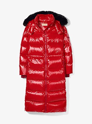 Manteau bouffant en nylon cir&eacute; &agrave; bordure en fausse fourrure