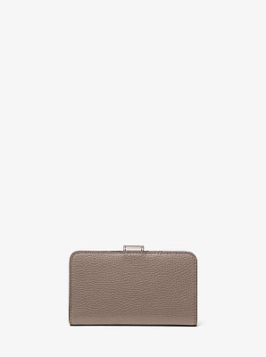 Jet Set Travel Medium Pebbled Leather Wallet