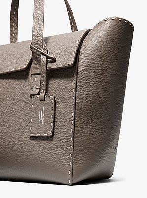 Bolso satchel Sophia de cuero granulado cosido a mano
