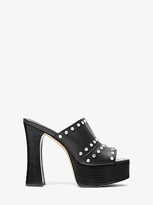 Sandalia Jagger con plataforma y tachuelas