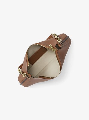 Pochette Nolita de taille moyenne en cuir grain&eacute; &agrave; cha&icirc;ne