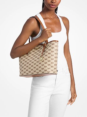 Jet Set Medium Logo Jacquard Tote Bag