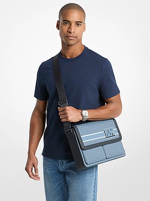 Bolso messenger Pacey con adornos y logotipo exclusivo