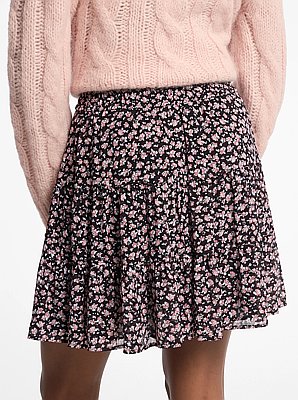 Falda de georgette a capas con estampado floral y tachuelas