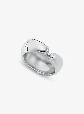 Arete de argolla abierto grande de lat&oacute;n chapado en metal precioso