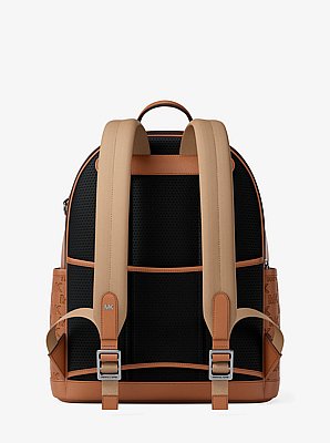 Mochila Jet Set mediana de piel granulada con logotipo grabado en relieve