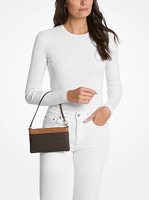 Jet Set Medium Signature Logo Wristlet