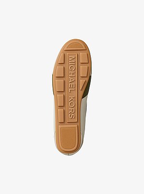 Brielle Sneakerina