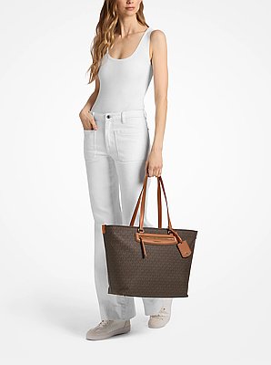 Jet Set Travel Extra-Large Signature Logo Tote Bag