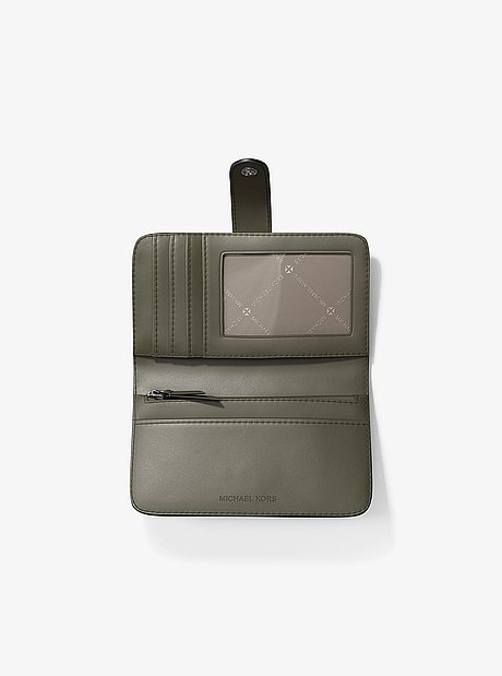 Jet Set Travel Medium Bi-Fold Card Case