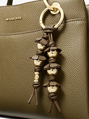 Taschenanh&auml;nger mit Zierblumen