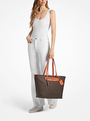 Jet Set Travel Extra-Large Signature Logo Tote Bag