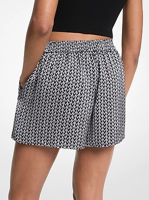 Pantal&oacute;n corto satinado con logotipo MK2000