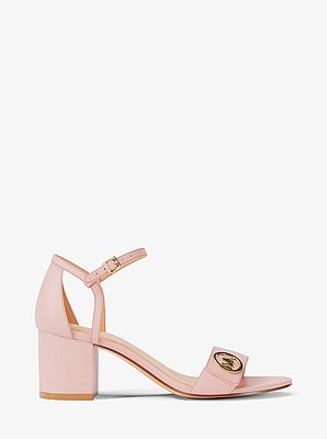 Hannah Sandal