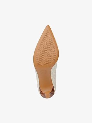Willa Signature Logo Pump