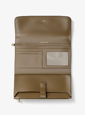 Jet Set Medium Pebbled Leather Smartphone Wristlet