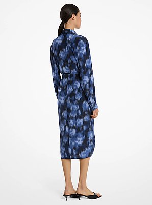 Vestido camisero de crep&eacute; de chin&eacute; de seda con motivo floral