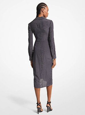 Vestido camiseiro franzido em crepe de China de seda org&acirc;nica com padr&atilde;o Polka
