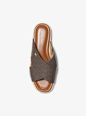 Slipper Kenzie met kenmerkend logo