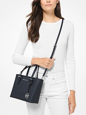 Bolso tote Jet Set Travel extrapeque&ntilde;o con cremallera superior y estampado de logotipos