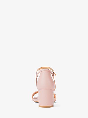 Hannah Sandal