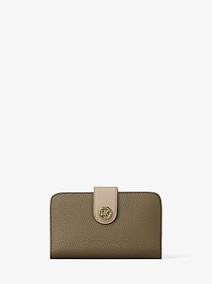 Mittelgro&szlig;e Brieftasche aus gekrispeltem Leder in Blockfarben mit MK&nbsp;Pop-Detail