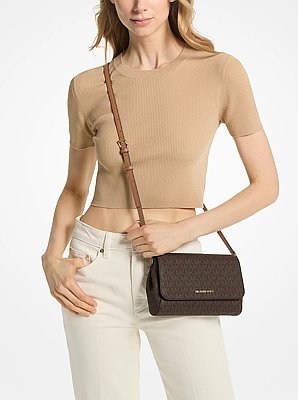 Sac &agrave; bandouli&egrave;re convertible de taille moyenne &agrave; logo