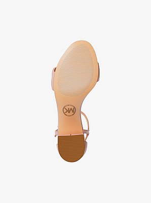 Hannah Sandal
