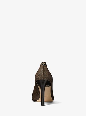 Kasia Signature Logo Pump