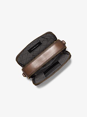Bandolera Hudson de piel pulida con logotipo en relieve