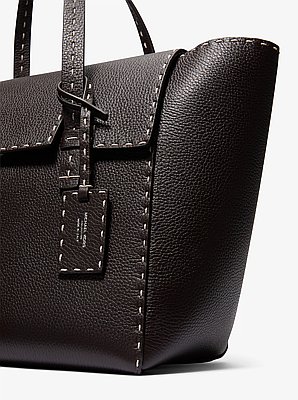 Bolso satchel Sophia de cuero granulado cosido a mano