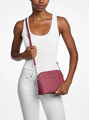 Jet Set Travel Medium Logo Dome Crossbody Bag