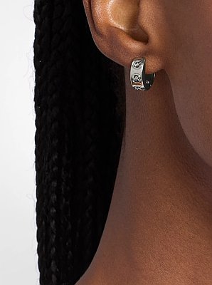 Boucles d&rsquo;oreilles Huggie &agrave; logo