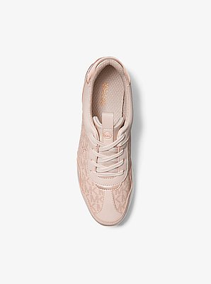 Sneaker Raina met plateauzool en kenmerkend logo