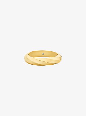 Anillo con dise&ntilde;o retorcido