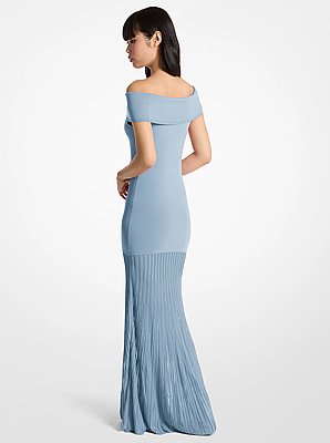 Robe longue pliss&eacute;e en tricot extensible &agrave; &eacute;paules d&eacute;nud&eacute;es