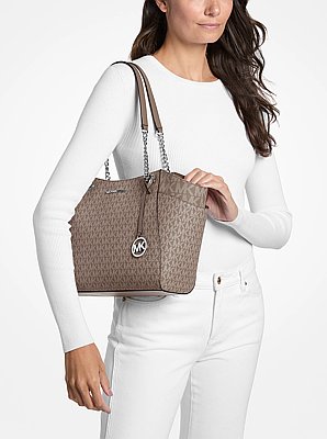 Jet Set Large Signature Logo Shoulder Bag