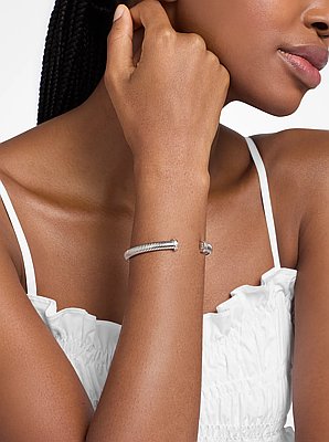 Brazalete flexible de cinta con incrustaciones de pav&eacute;