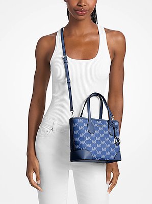 Tr&egrave;s petit sac fourre-tout convertible Eva en denim jacquard &agrave; logo