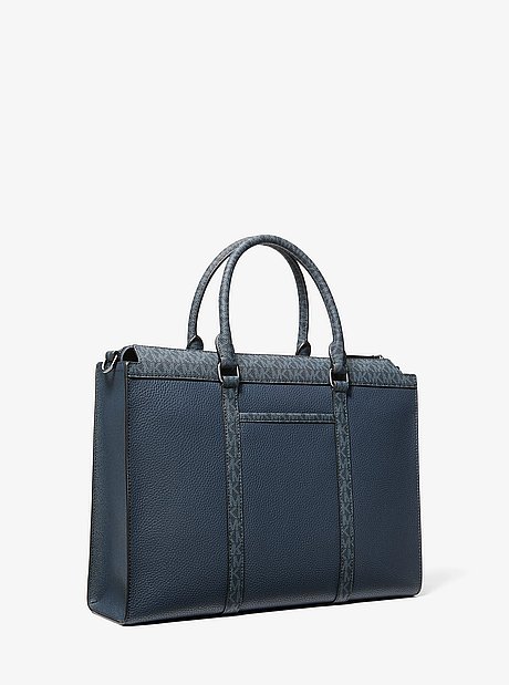 Malet&iacute;n Cooper de piel granulada con logotipo exclusivo