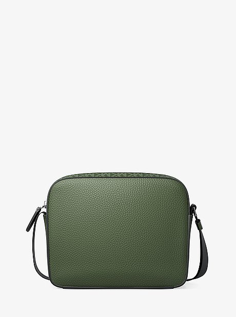 Bandolera Cooper mediana para c&aacute;mara de piel granulada y logotipo exclusivo