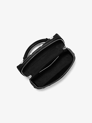Bandolera Jana extrapeque&ntilde;a de piel con tachuelas