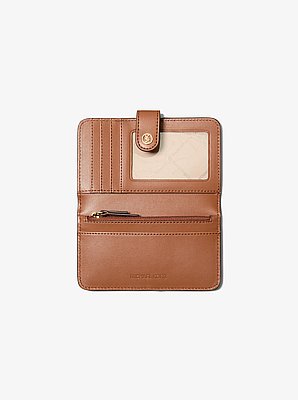 Jet Set Travel Medium Signature Logo Billfold Wallet
