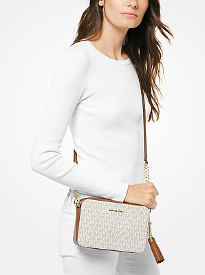 Jet Set Medium Logo Crossbody Bag